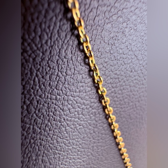 NWOT GORJANA COLLETTE CIRCLE
ADJUSTABLE Gold Hammered Texture Pendant Necklace - Picture 5 of 6